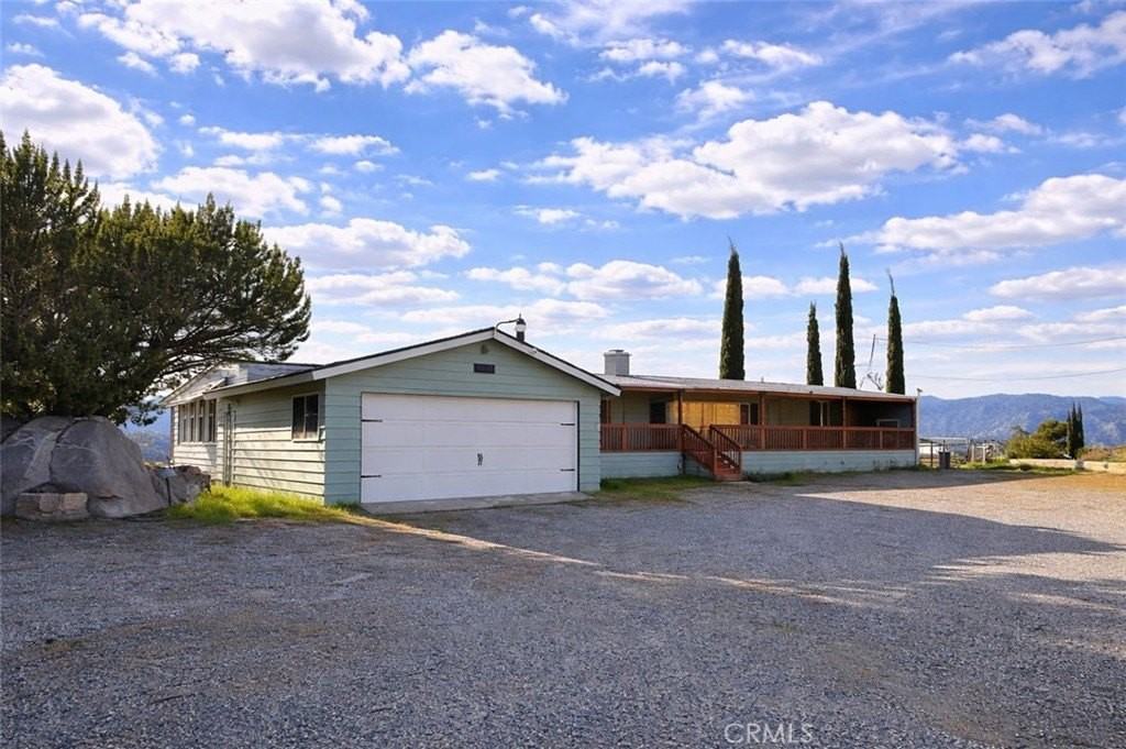 121 Larch Ct - Photo 2 of 27