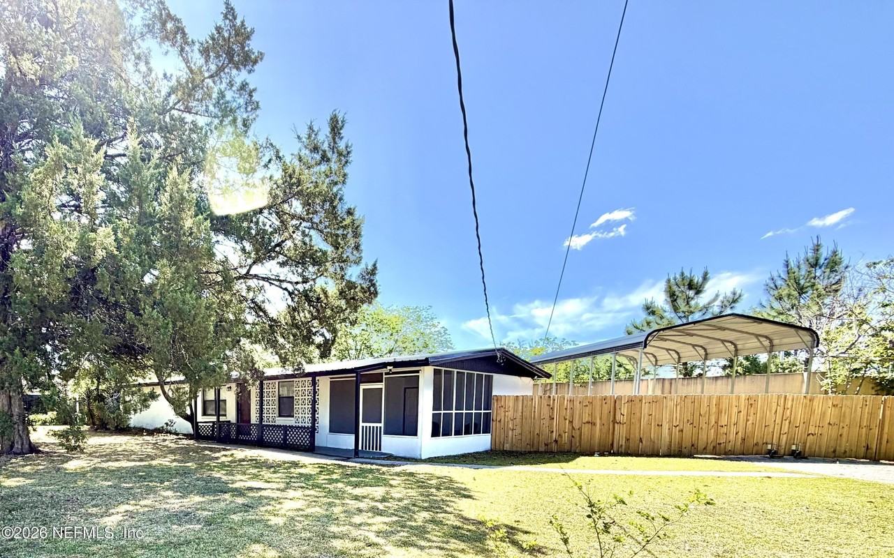 8264 Devoe St - Photo 3 of 31