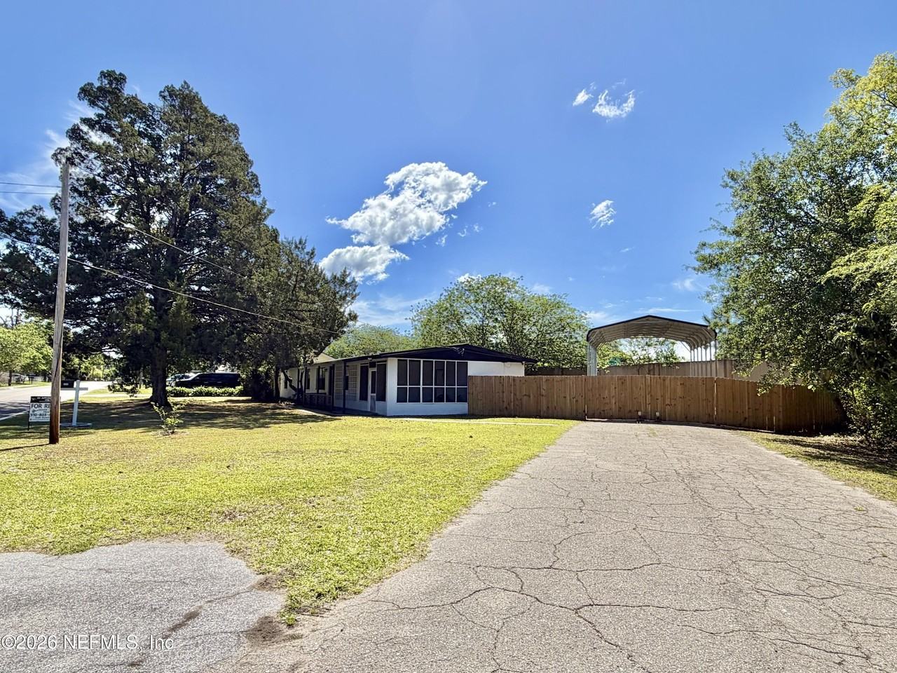 8264 Devoe St - Photo 4 of 31