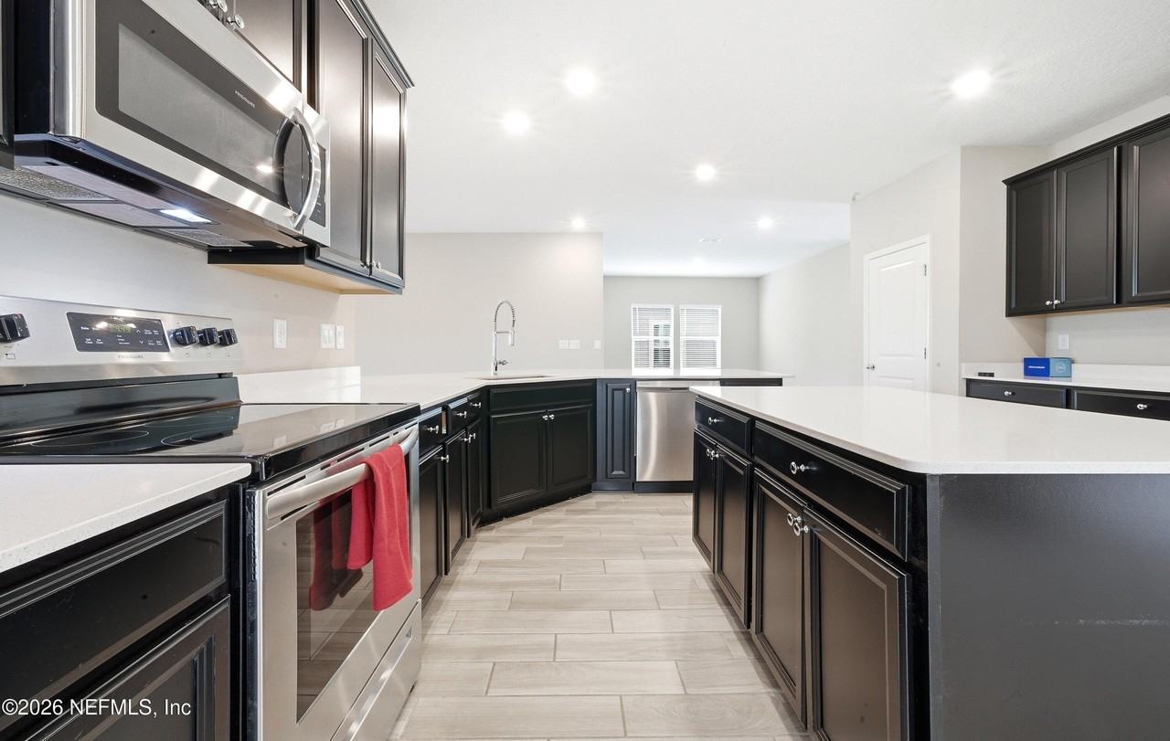 2730 White Cedar Ln - Photo 7 of 50