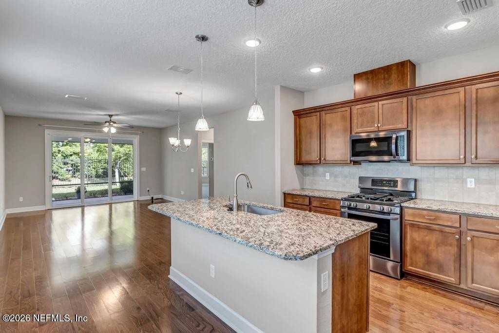 132 Vista Lake Cir - Photo 4 of 40