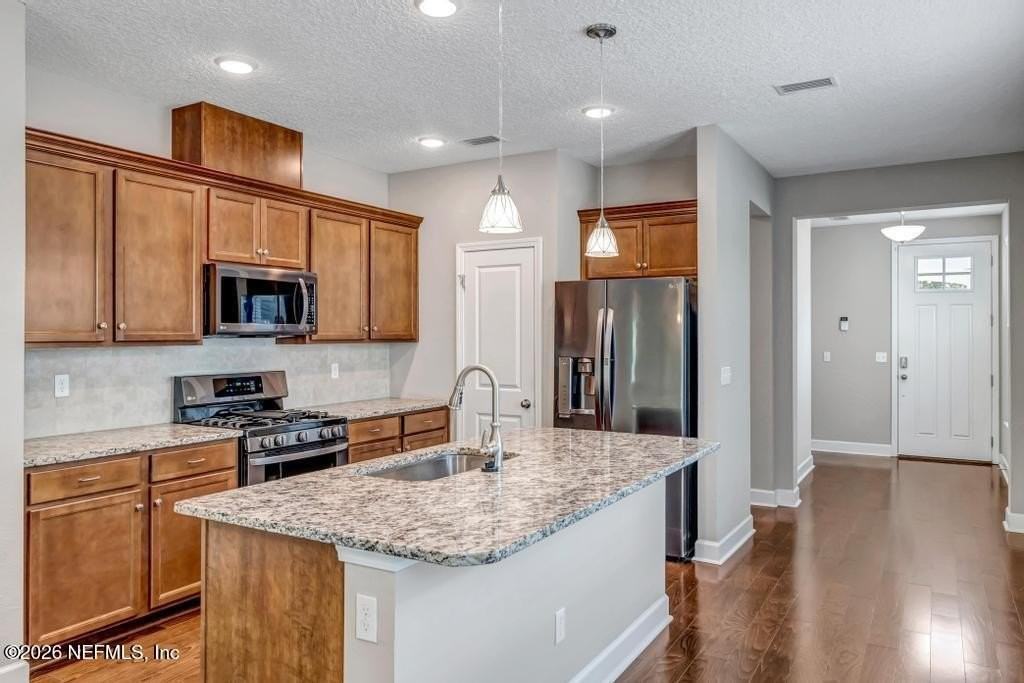 132 Vista Lake Cir - Photo 5 of 40