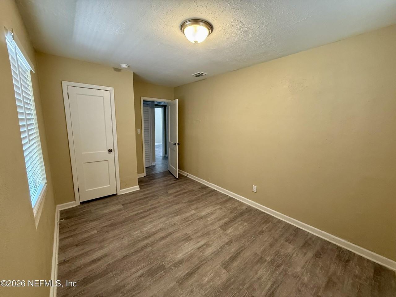 1559 W 31st St - Photo 7 of 10