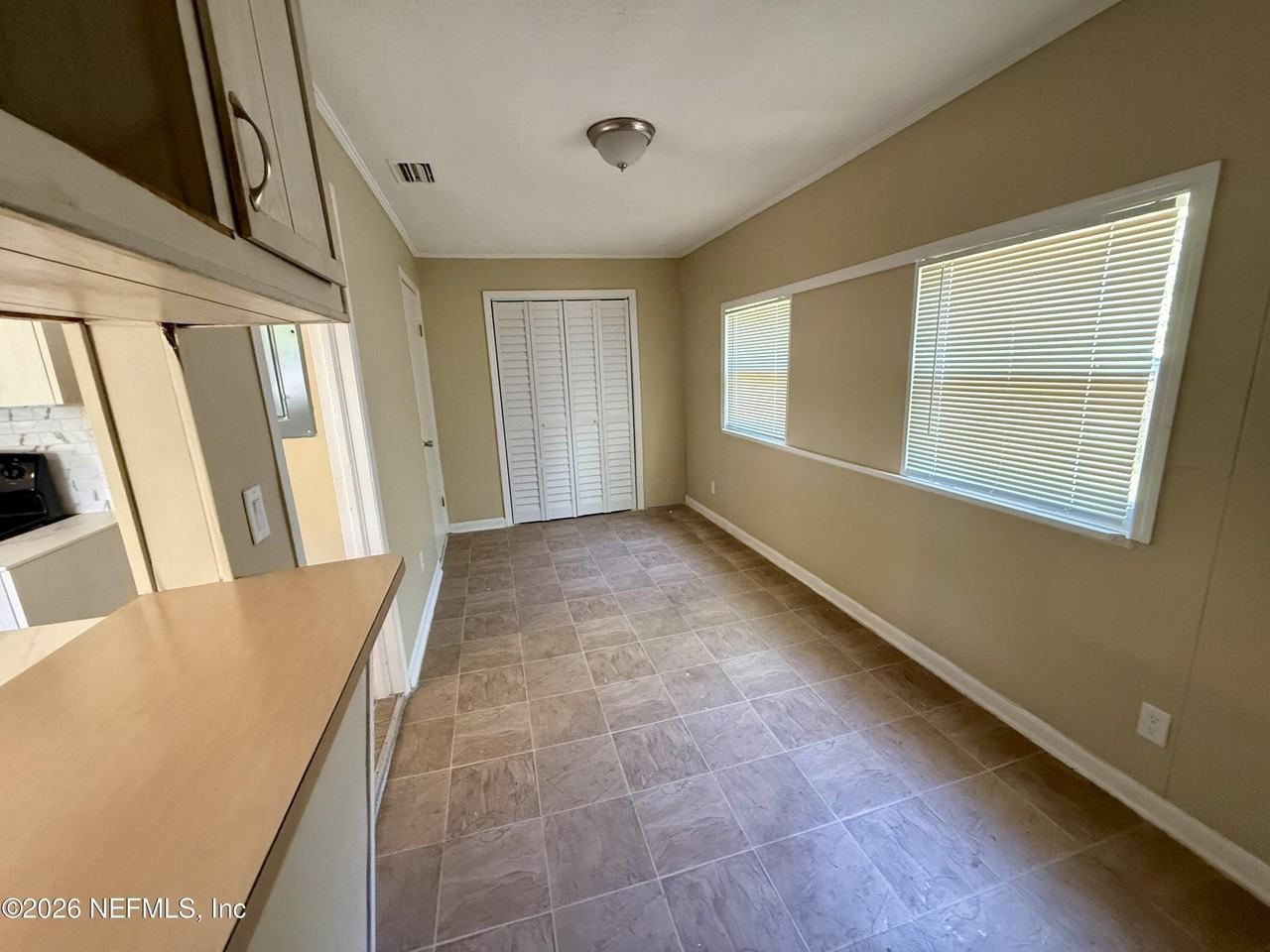 2131 Thelma St - Photo 3 of 11