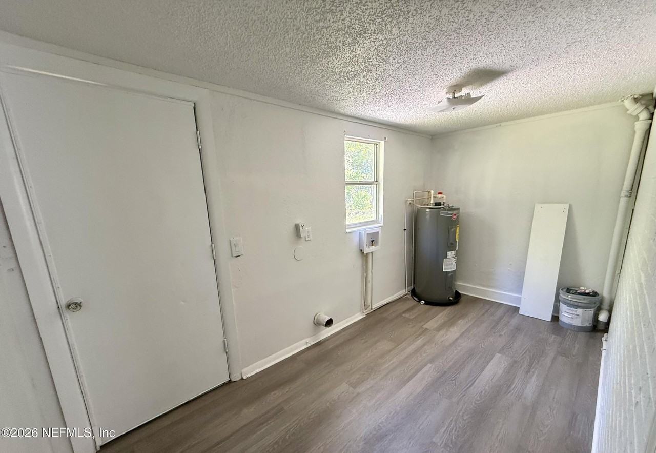 2173 W 14th St - Photo 5 of 10