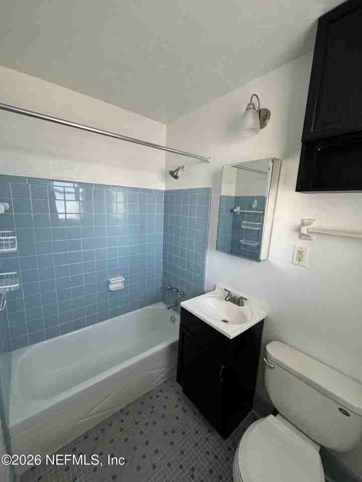 916 Childrens Way Apt 7 - Photo 3 of 8