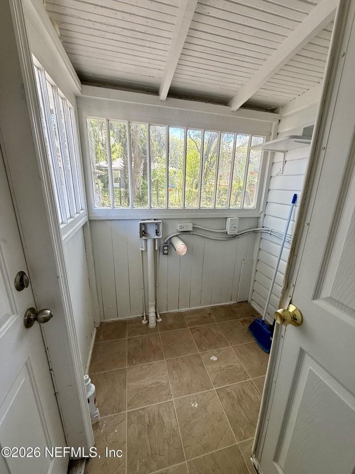 28 W 35th St - Photo 5 of 14