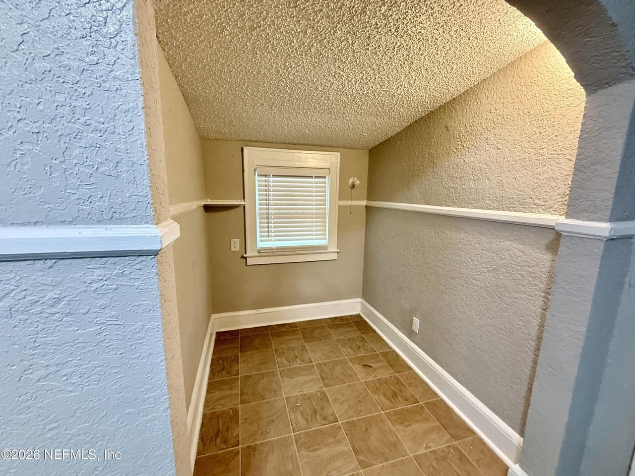 28 W 35th St - Photo 6 of 14