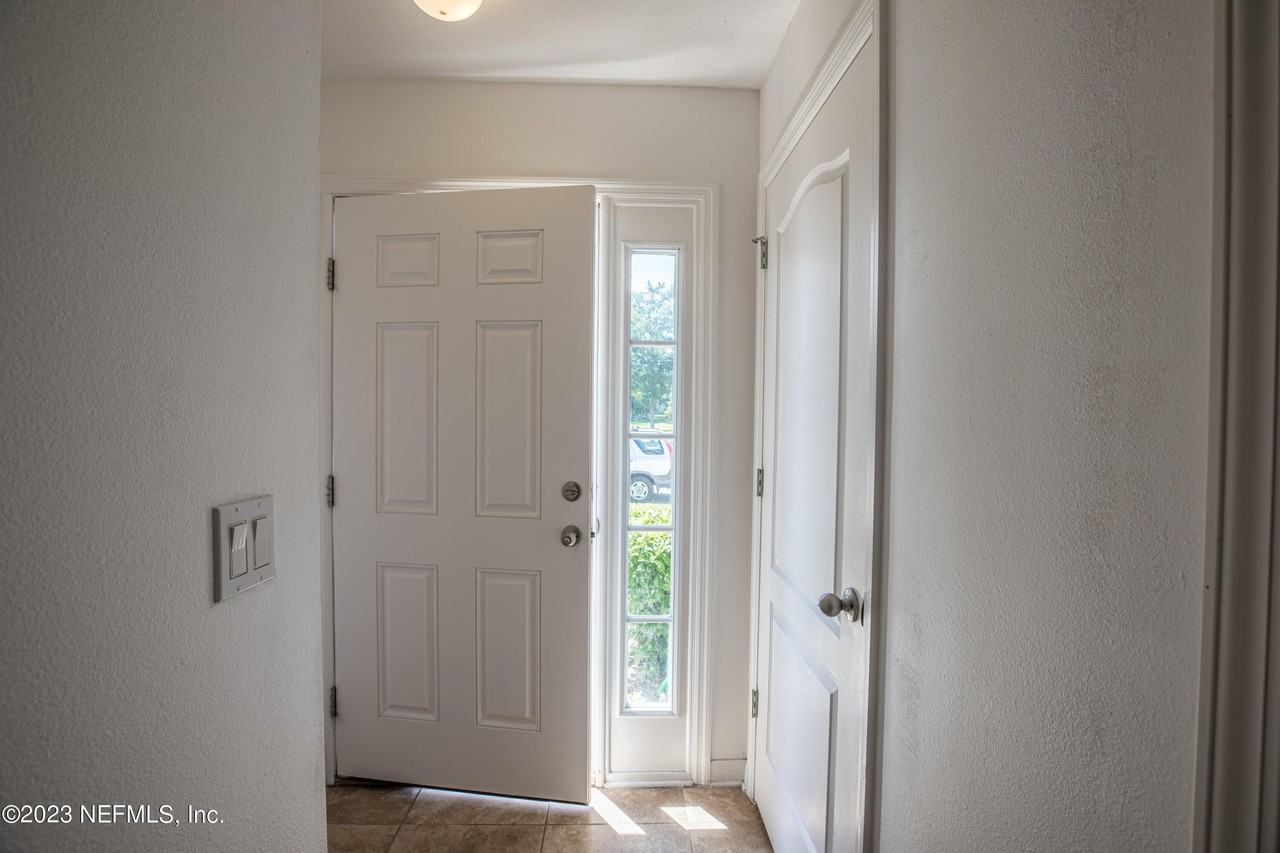 11657 Hickory Oak Dr - Photo 3 of 21