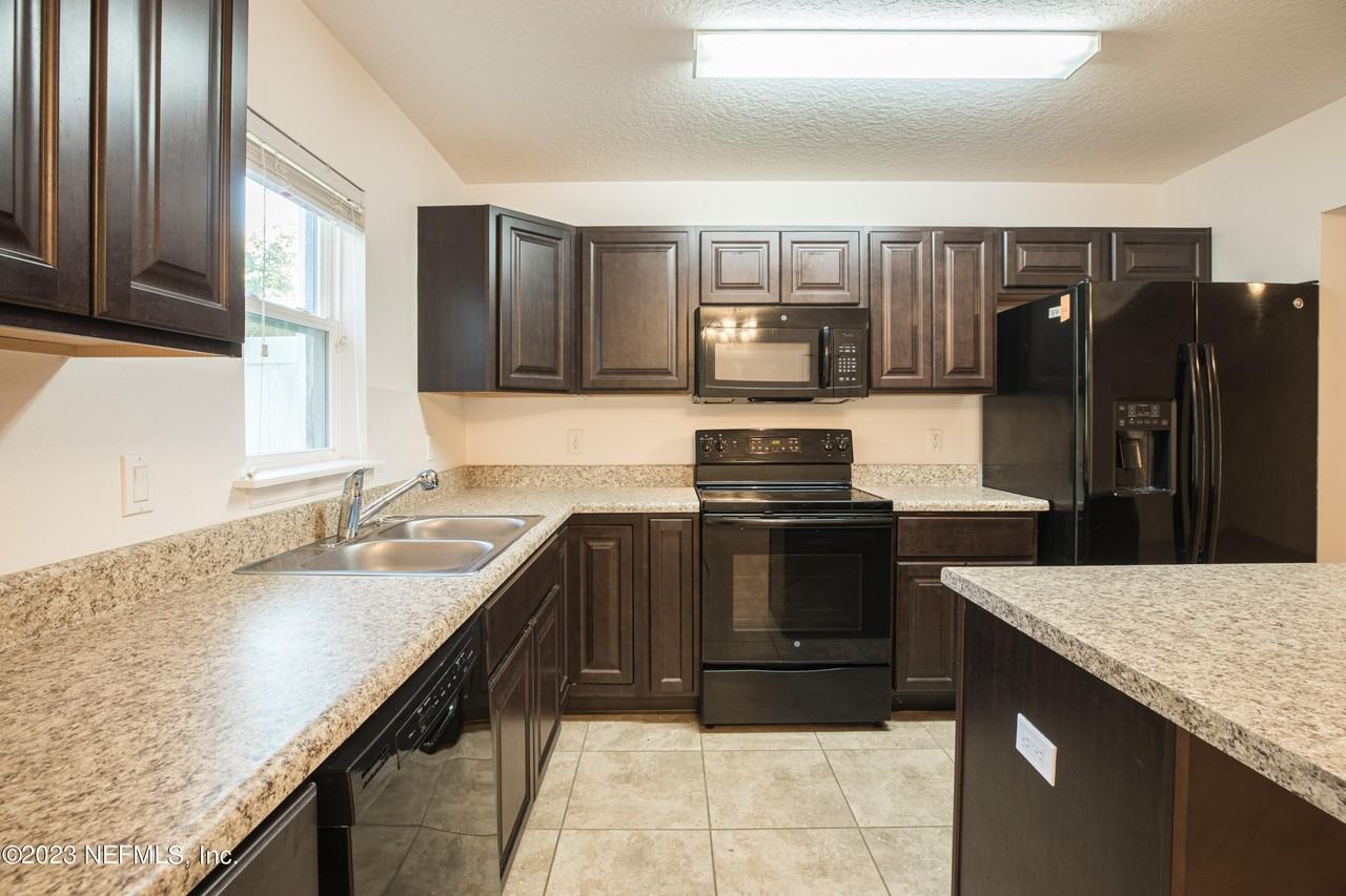 11657 Hickory Oak Dr - Photo 7 of 21