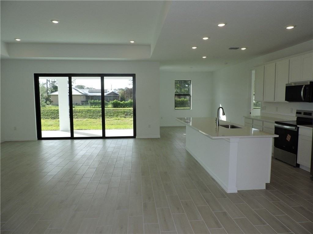 2877 Palisades Dr Se - Photo 5 of 35