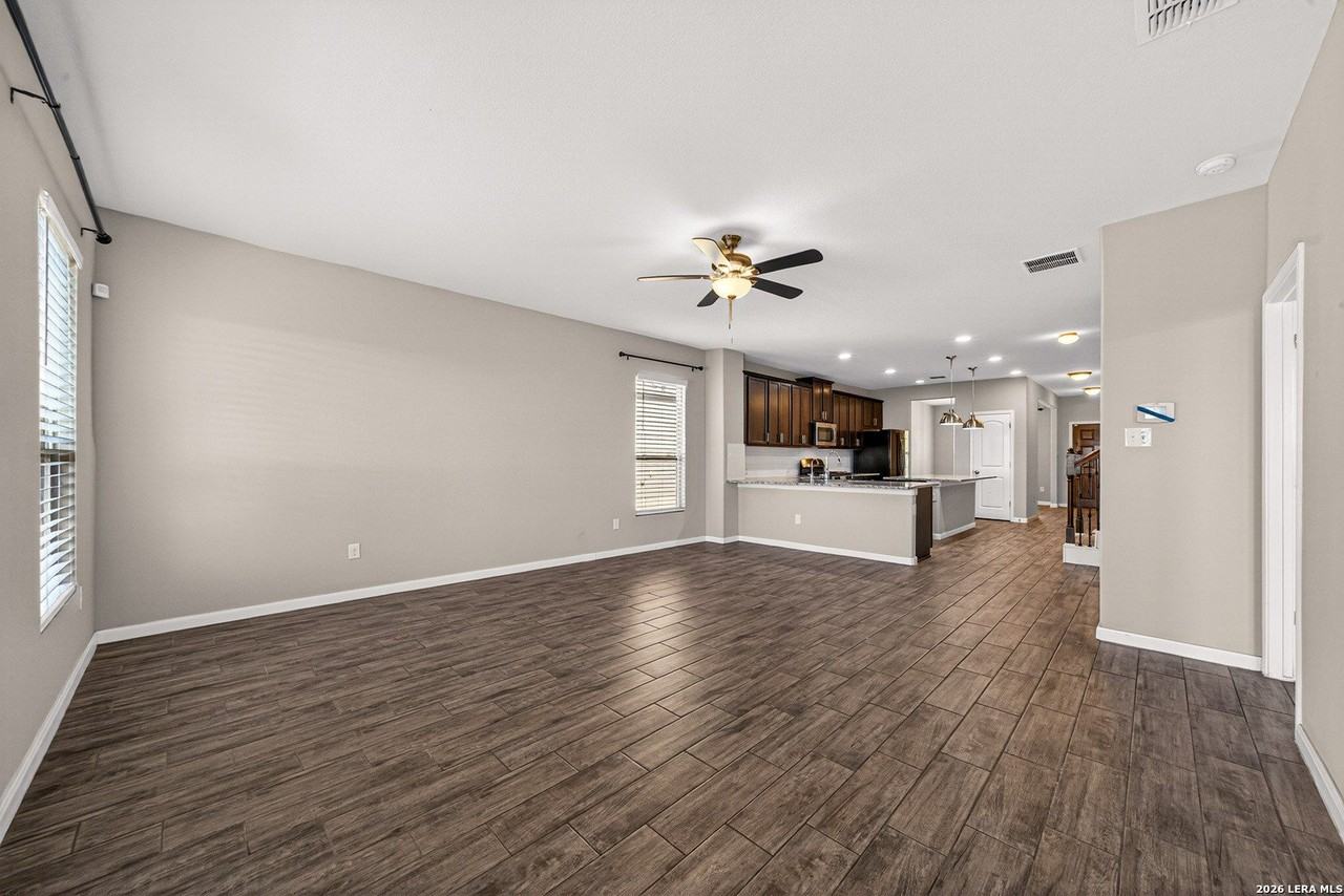 10426 Rosalina Loop - Photo 6 of 38