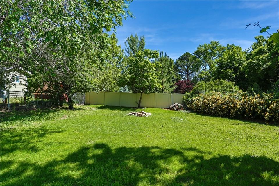 1884 E St #A - Photo 6 of 36