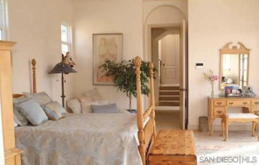 460 Gravilla St - Photo 6 of 9