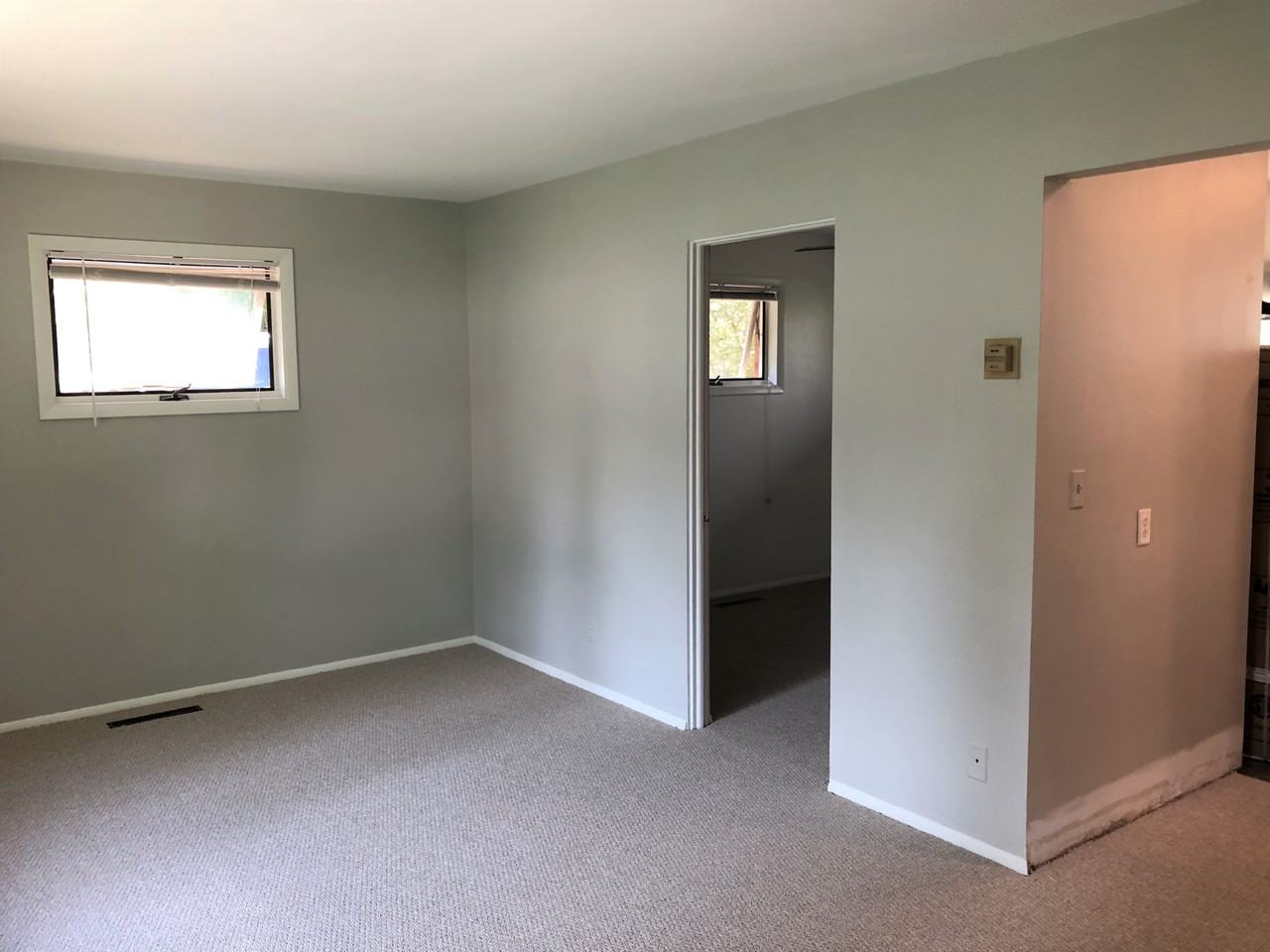 518 W Hoover Ave #522 - Photo 4 of 8