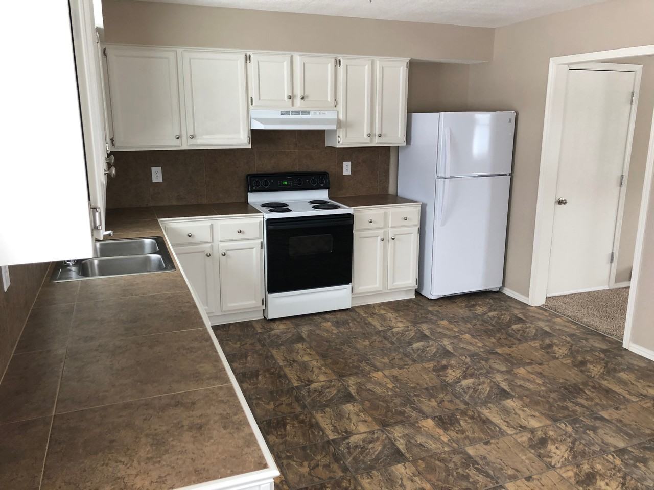 204 S Westview Ter - Photo 7 of 12