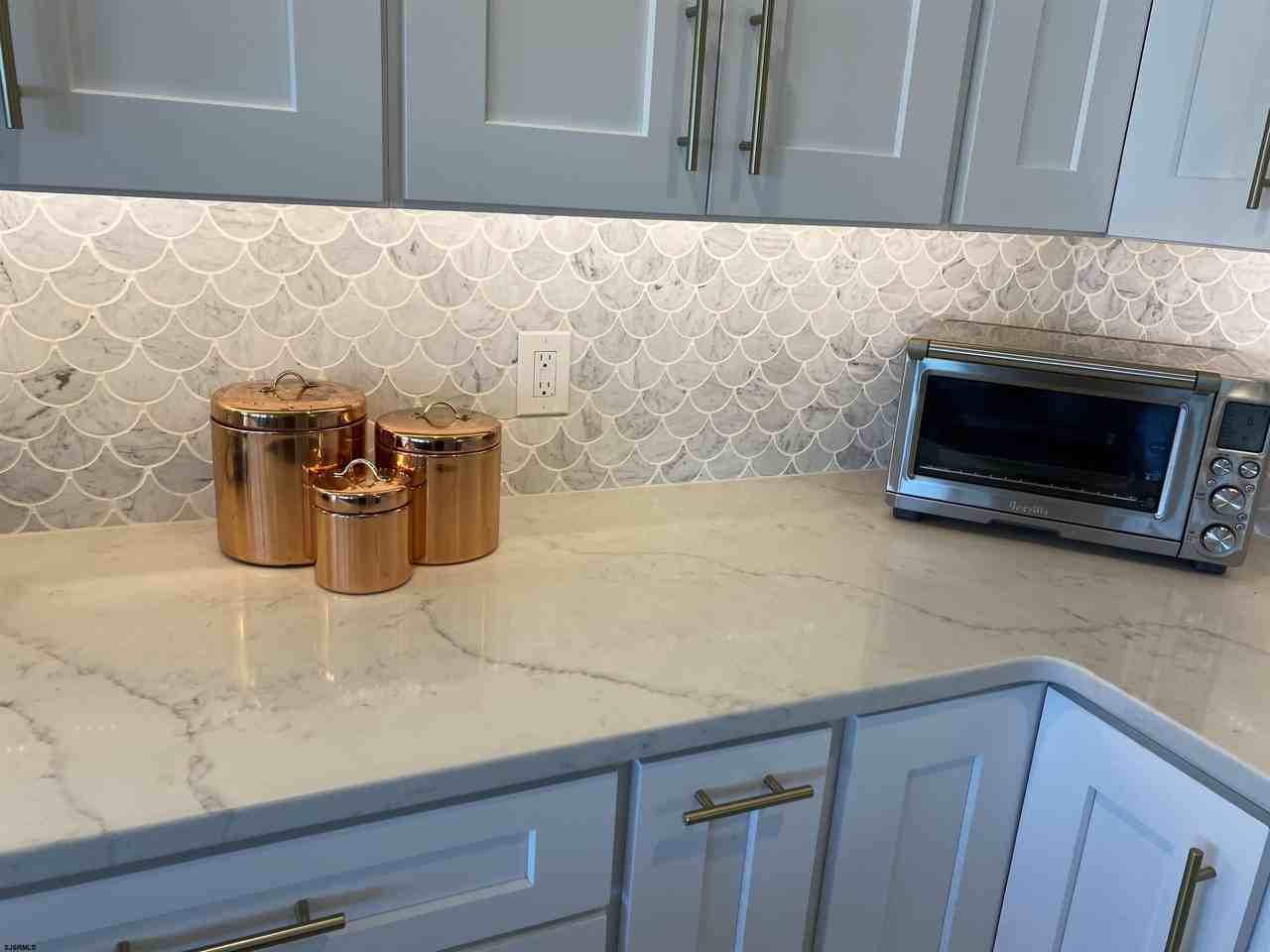 726 W Shore Dr - Photo 7 of 39