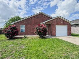 featured image of 1712 Manor Garden Curv