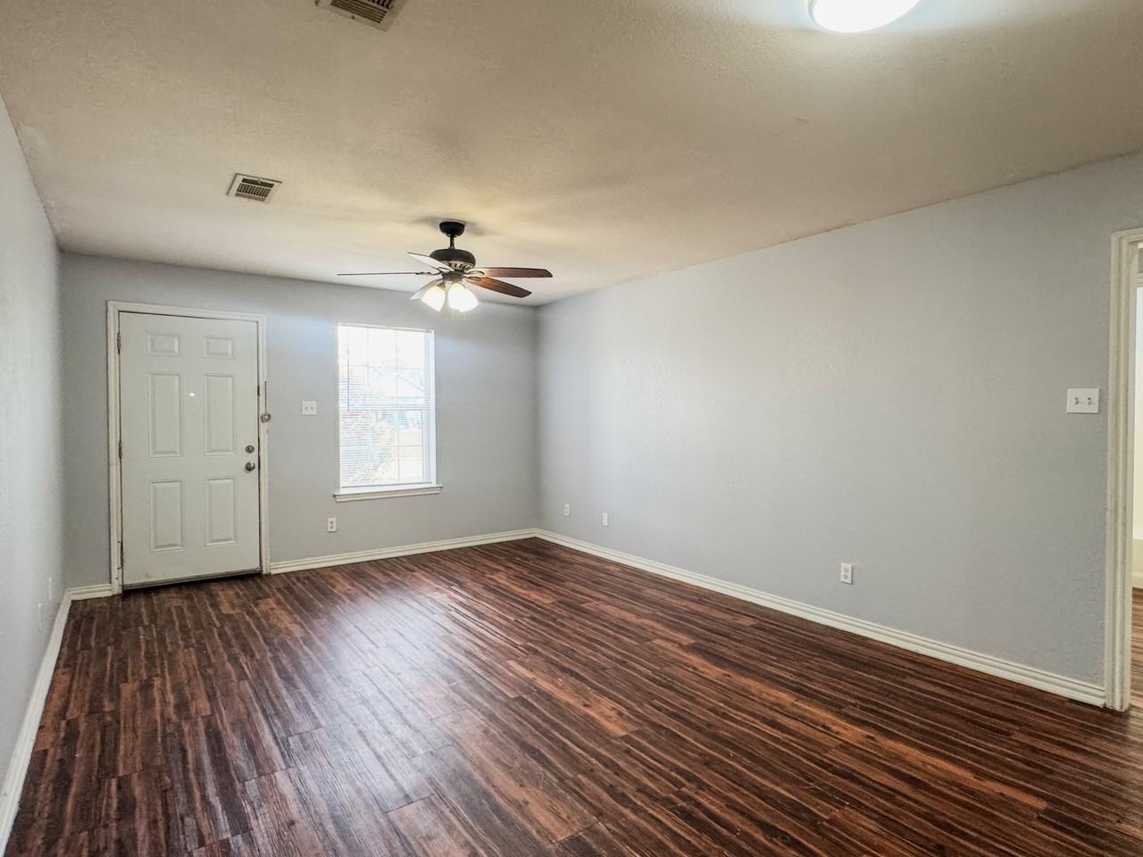 1712 Manor Garden Curv - Photo 4 of 14