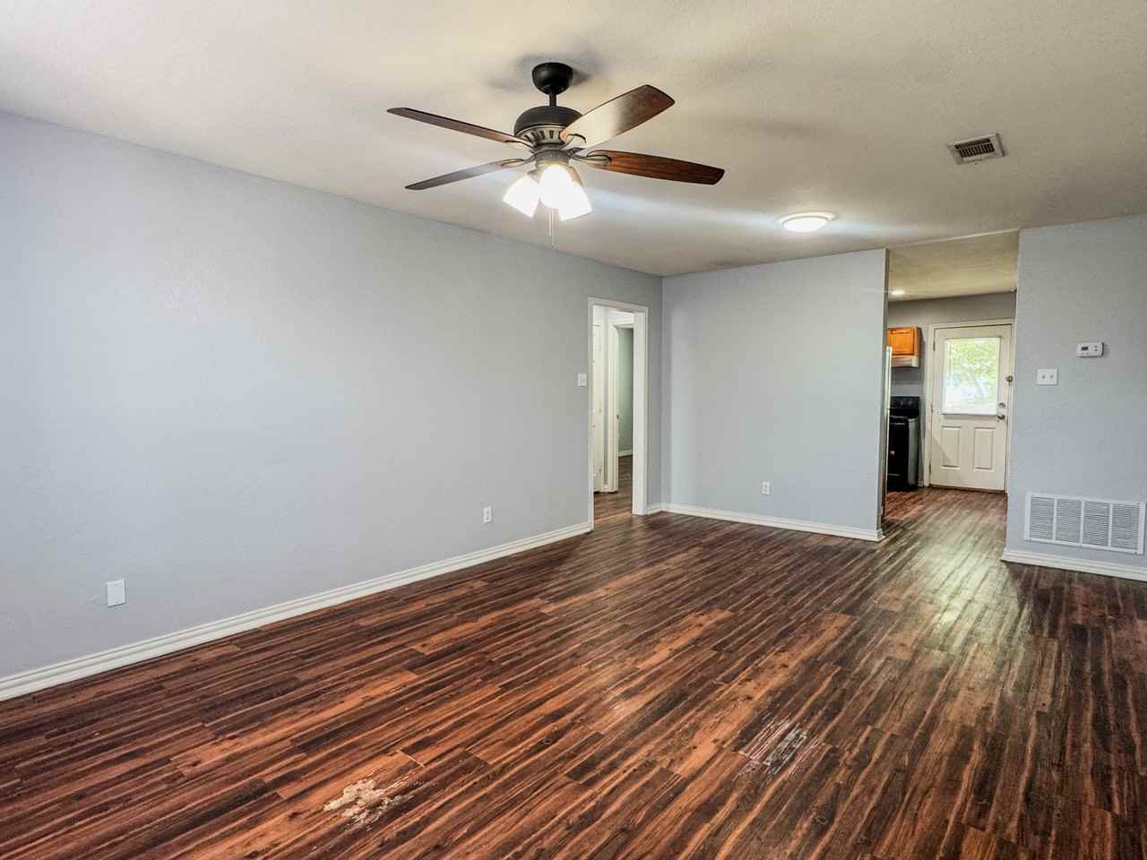 1712 Manor Garden Curv - Photo 5 of 14