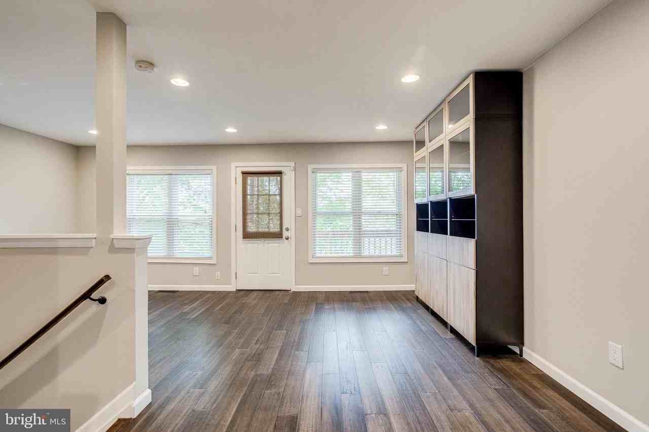 2648 Bowen Rd Se - Photo 4 of 36