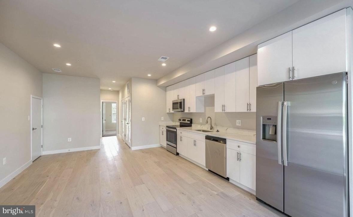 2536 Elvans Rd Se - Photo 3 of 6