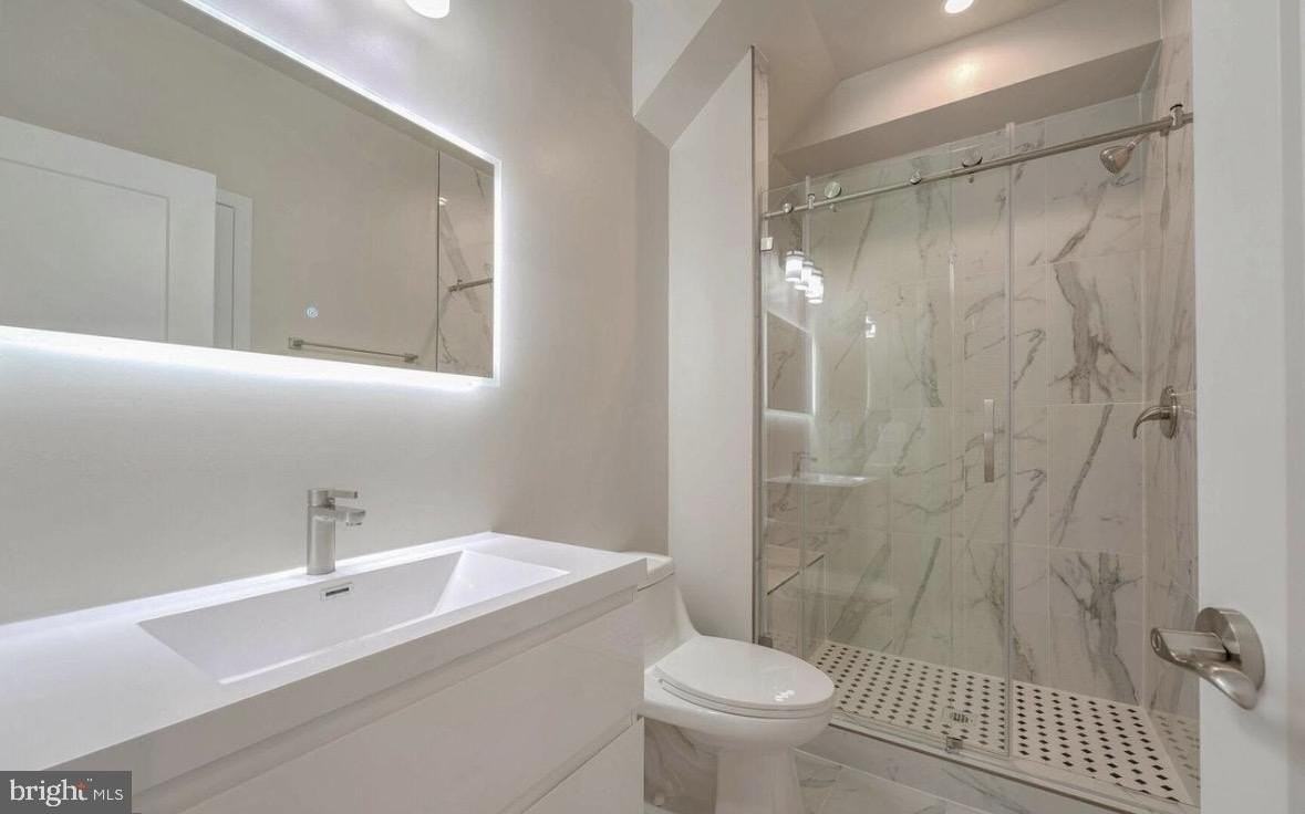 2536 Elvans Rd Se - Photo 5 of 6