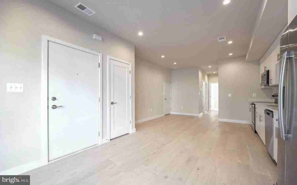 2536 Elvans Rd Se - Photo 6 of 6