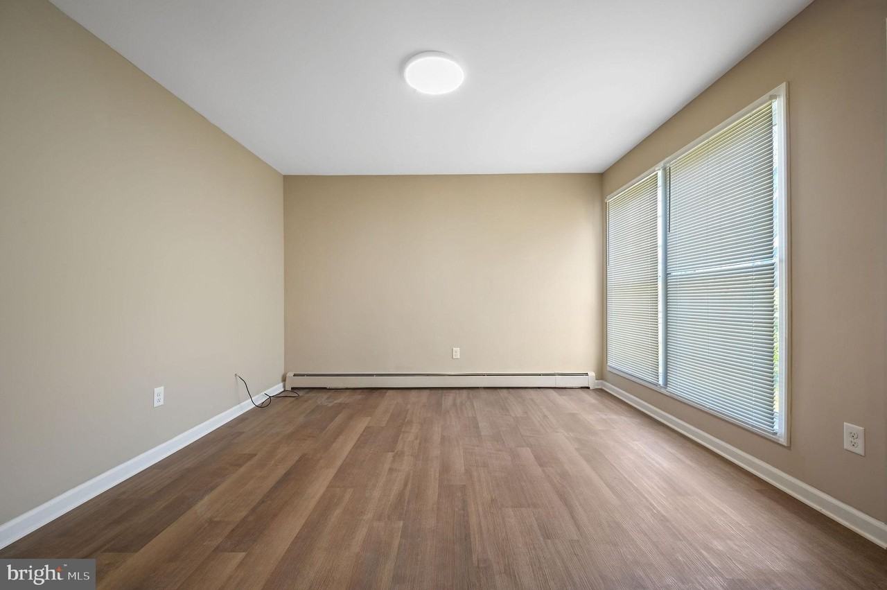 814 New Castle Ave - Photo 3 of 12