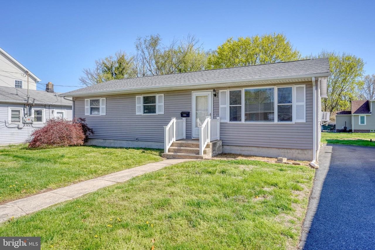 206 N Main St - Photo 5 of 30