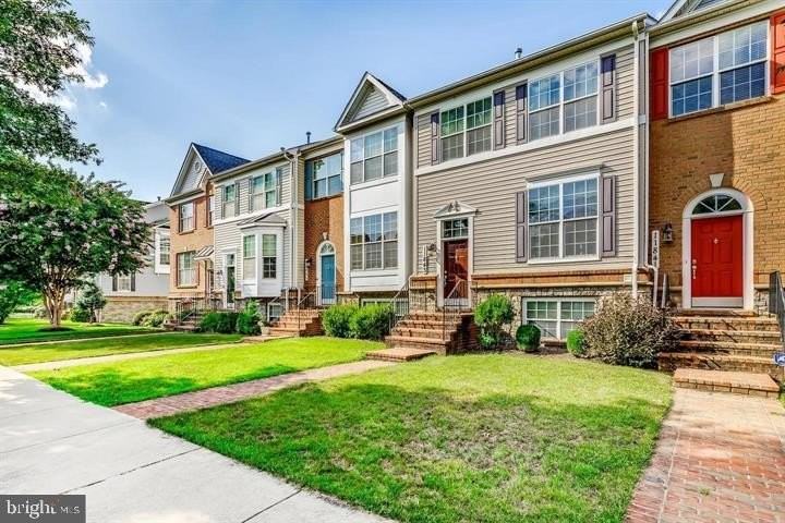 11843 Skylark Rd - Photo 2 of 31