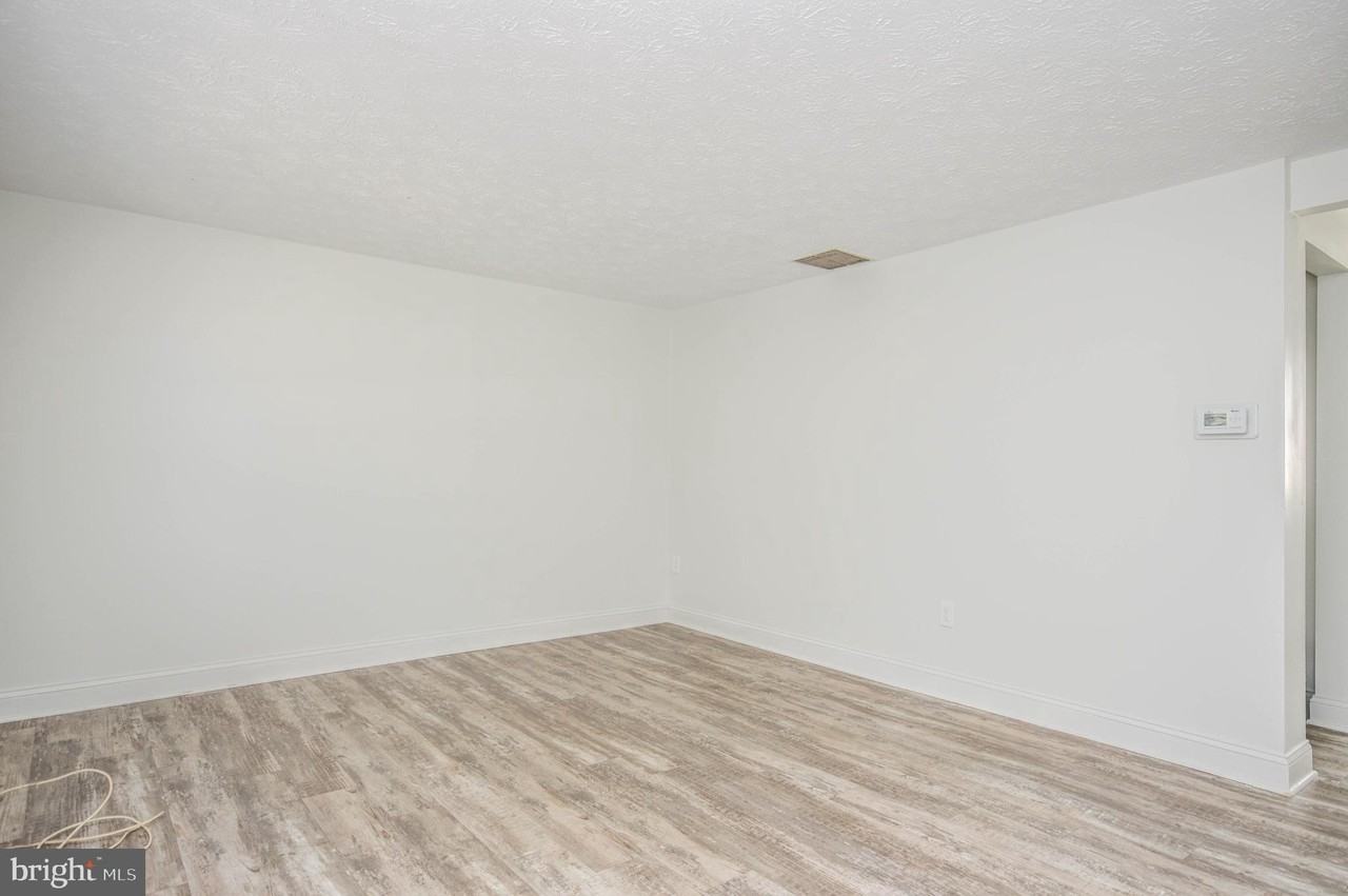 14550 Farmcrest Pl - Photo 5 of 27