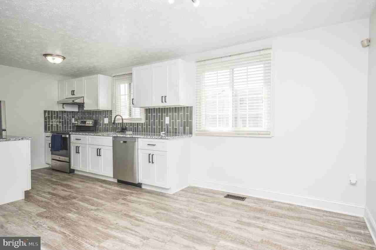 14550 Farmcrest Pl - Photo 6 of 27