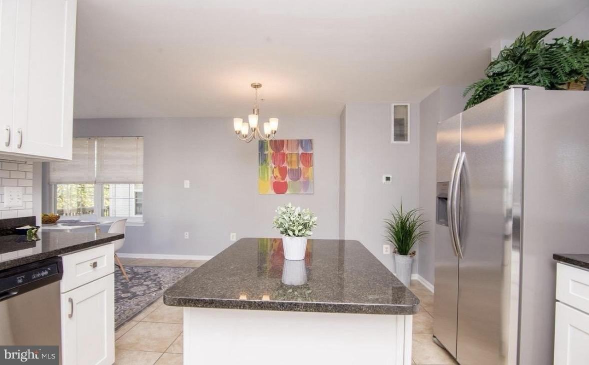 8800 Community Square Ln - Photo 6 of 27