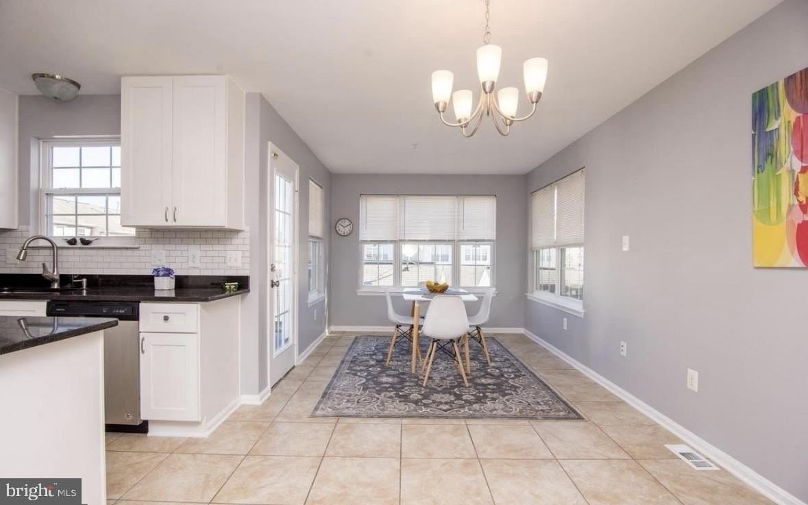 8800 Community Square Ln - Photo 7 of 27