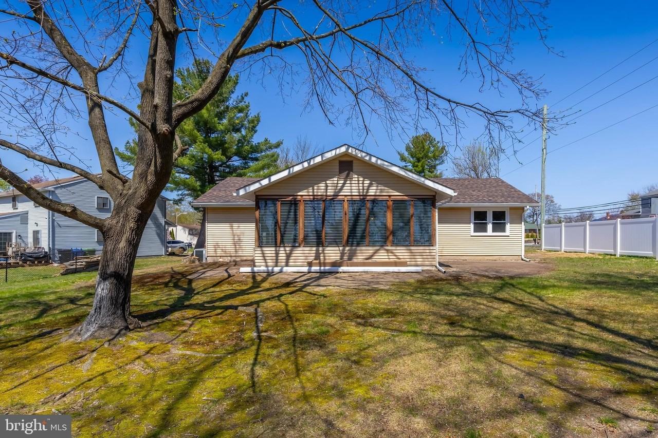 78 Abbington Ln - Photo 5 of 17