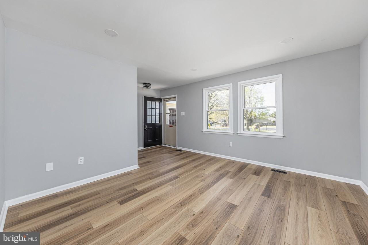 78 Abbington Ln - Photo 6 of 17