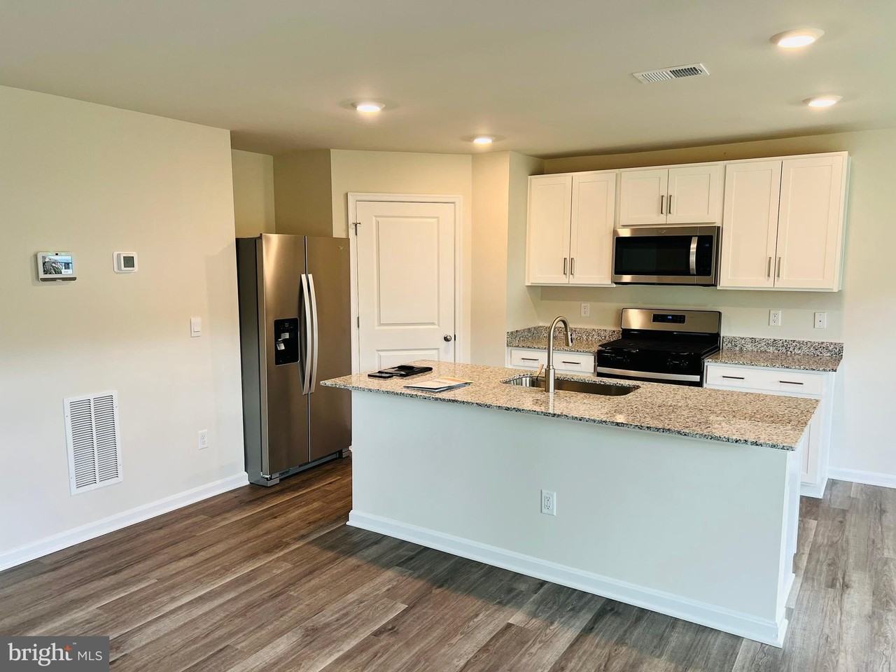 5197 Crooked Ln - Photo 3 of 24