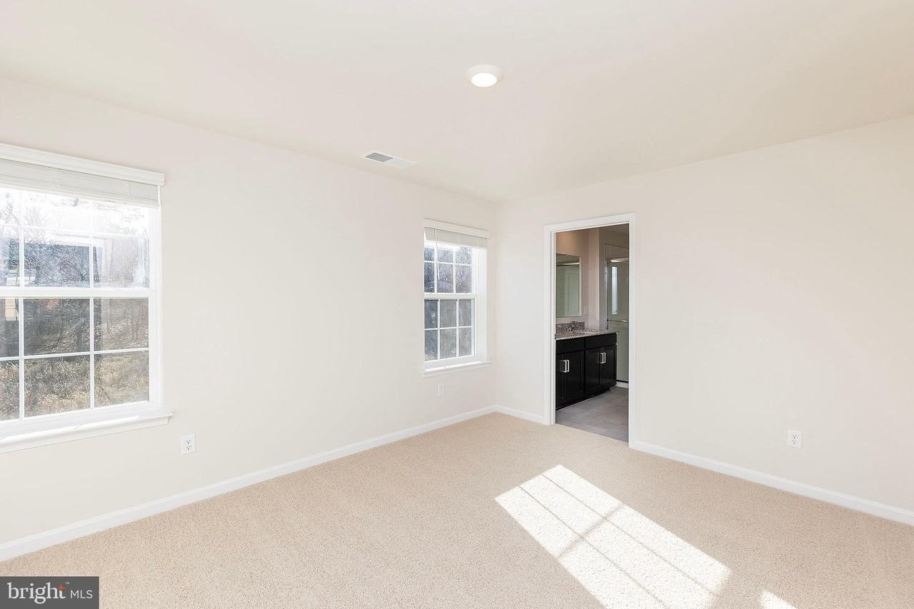 5197 Crooked Ln - Photo 6 of 24