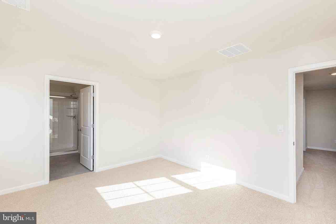 5197 Crooked Ln - Photo 7 of 24