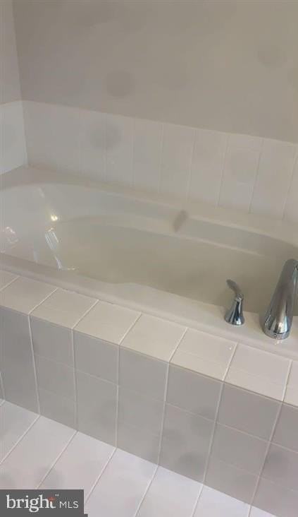 235 Crofton Ct - Photo 2 of 18