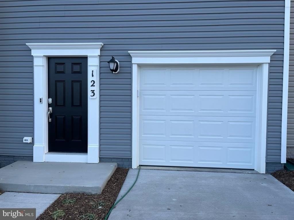 123 Tye Ct - Photo 2 of 17