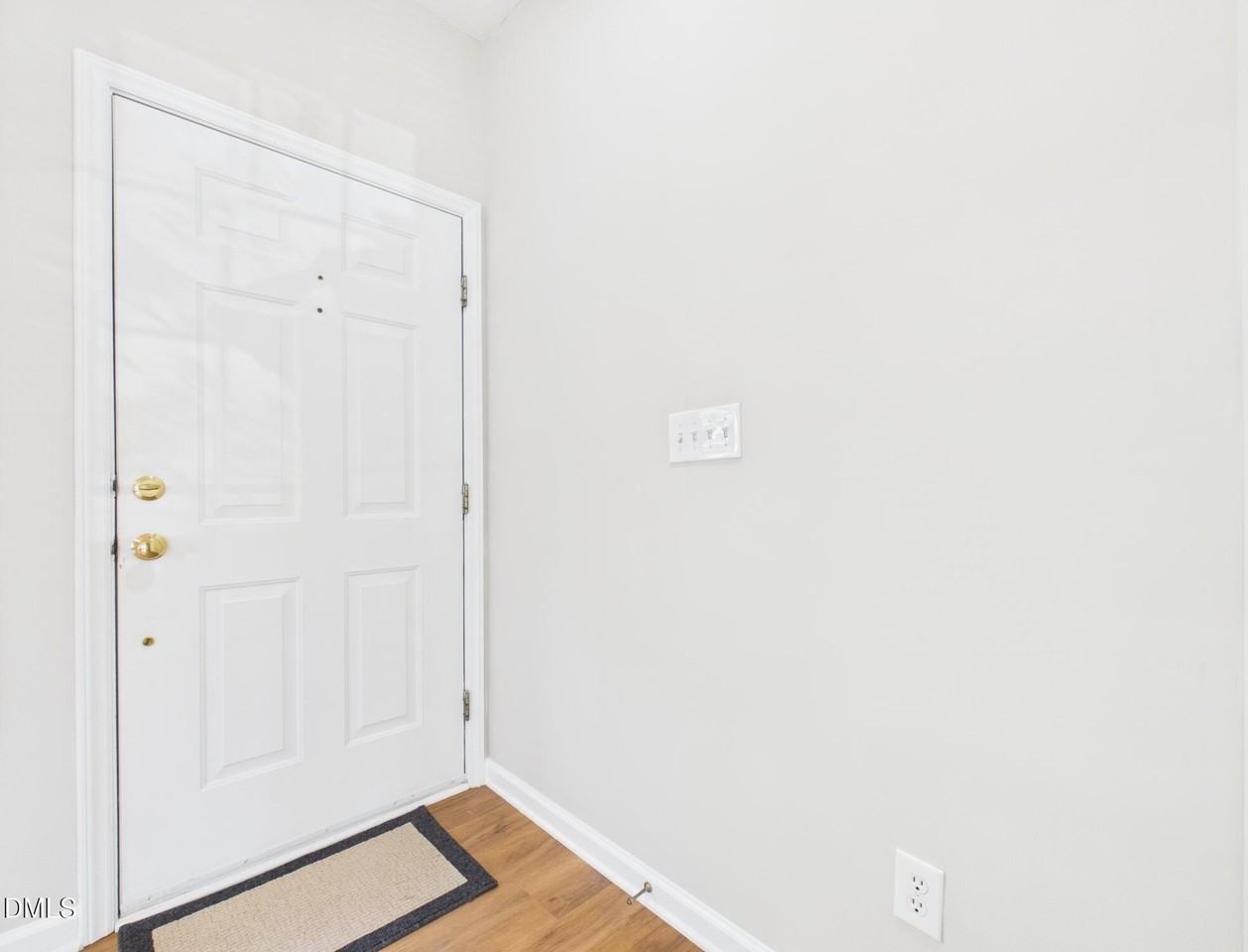 2111 Kudrow Ln - Photo 4 of 45