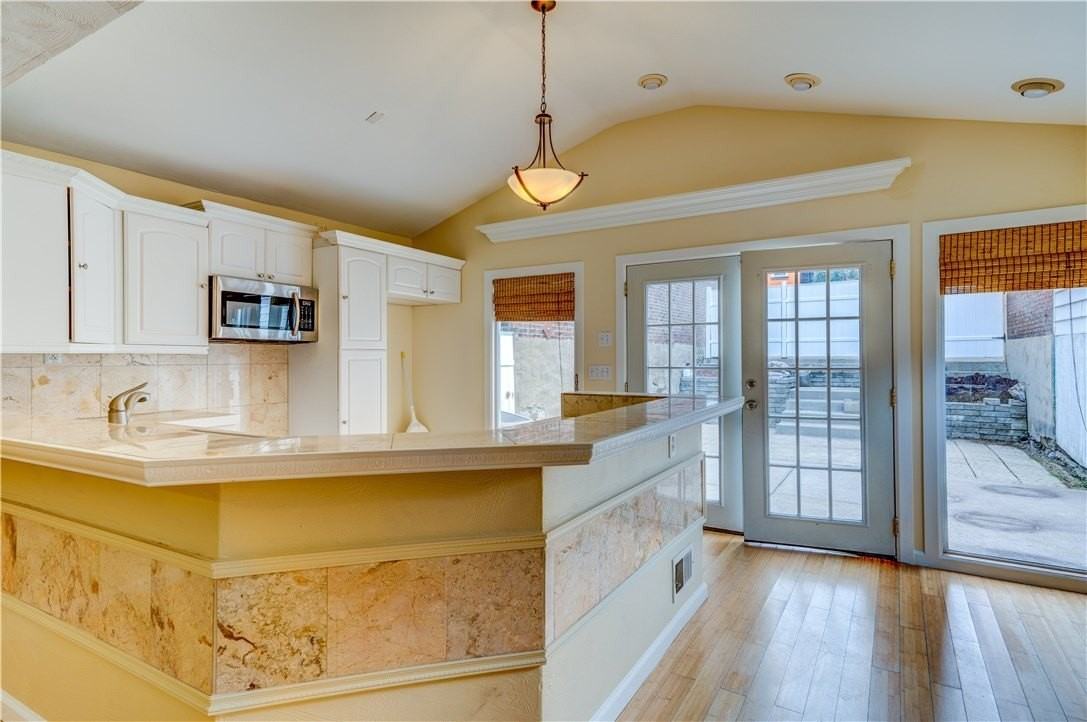 5264 Dresden Way - Photo 4 of 16