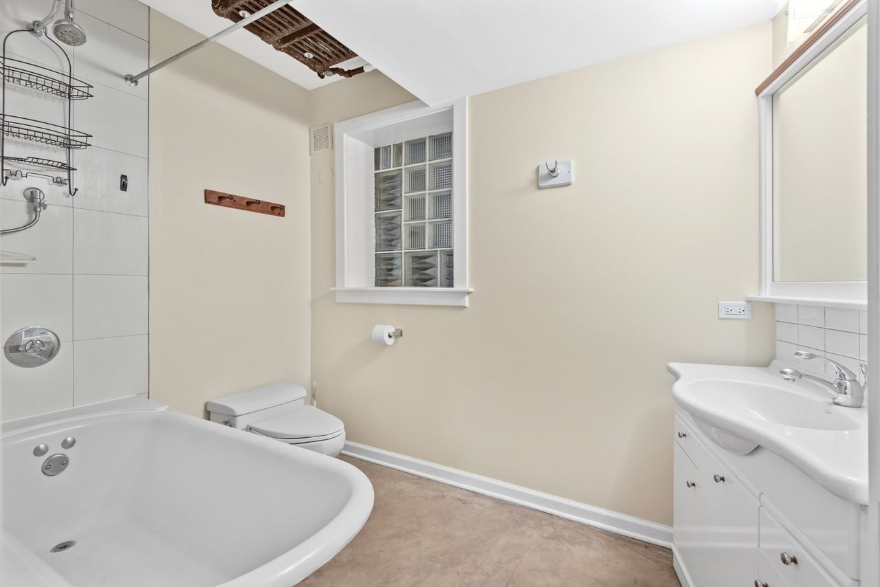 2749 North Hampden Court #1G - Photo 6 of 18