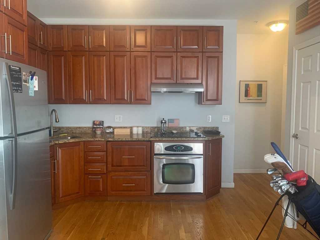 483 Beacon St - Photo 2 of 9