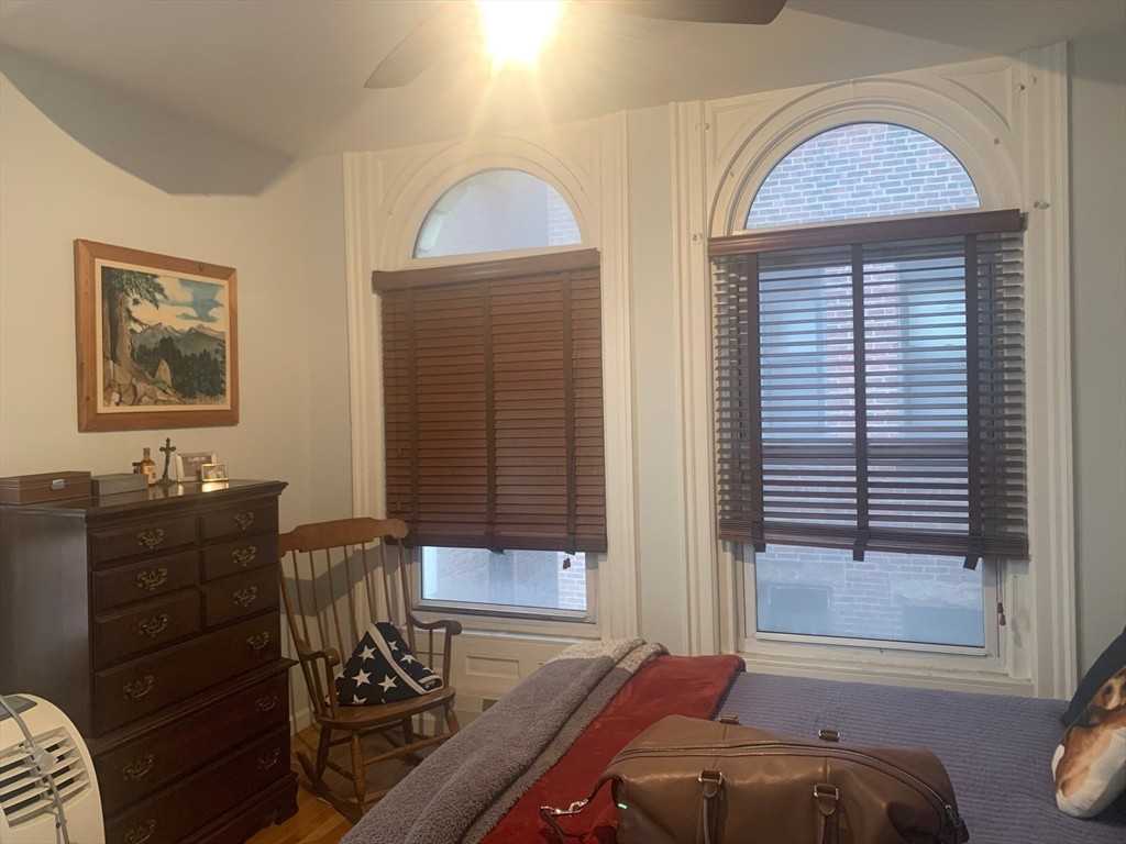 483 Beacon St - Photo 6 of 9