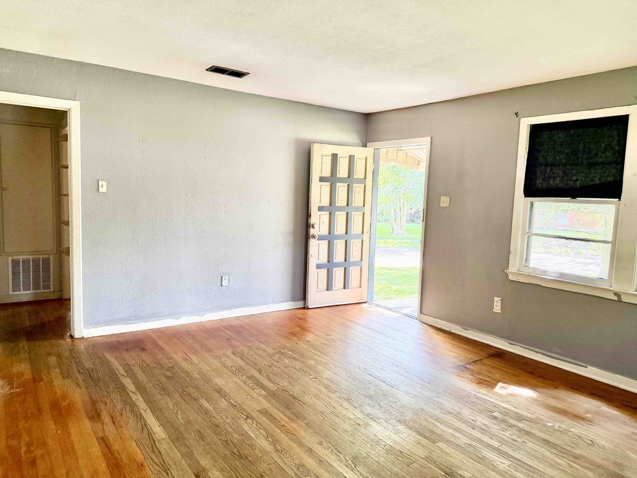 1125 Perkins Rd #1 - Photo 4 of 10