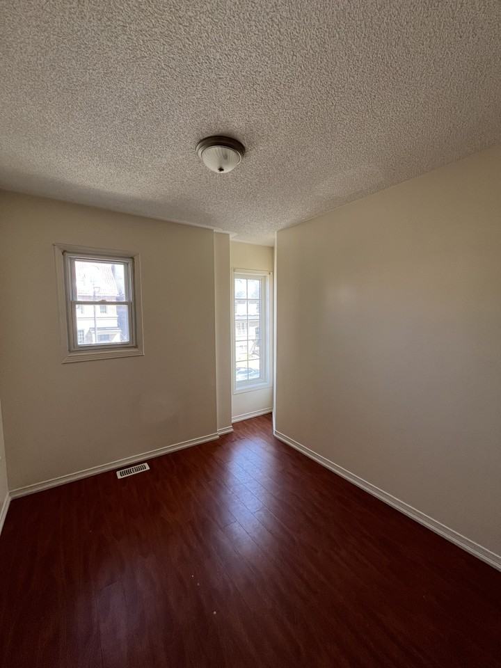 80 Leitch Avenue - Photo 4 of 16