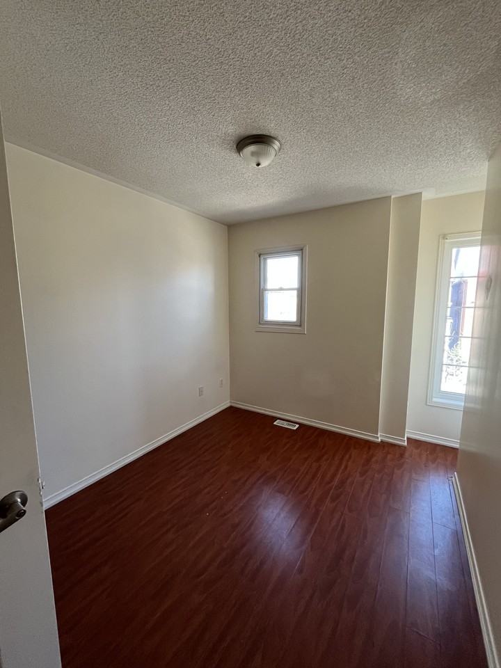 80 Leitch Avenue - Photo 6 of 16